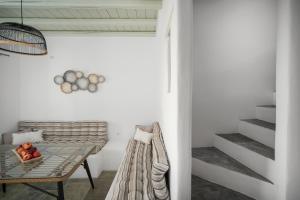 A seating area at SERIFOS BELLA VISTA 2 Még 8 kép