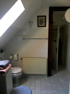 O baie la Privatzimmer Alte Schule +26 fotografii