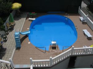 Vista de la piscina de Mamzyshkha Guest House o alrededores