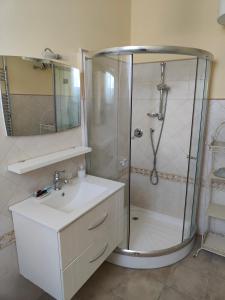 Kylpyhuone majoituspaikassa Villa angiole