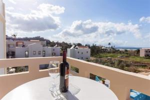 A balcony or terrace at Michalis Litinas Apartments