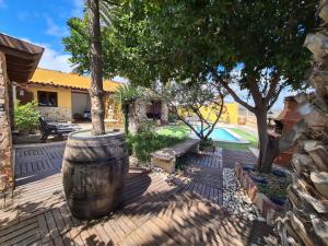 A garden outside Almendro