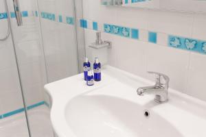 A bathroom at TOFANI APARTMENT - luminoso con terrazzo panoramico