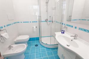 A bathroom at TOFANI APARTMENT - luminoso con terrazzo panoramico