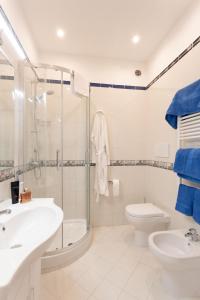 A bathroom at TOFANI APARTMENT - luminoso con terrazzo panoramico