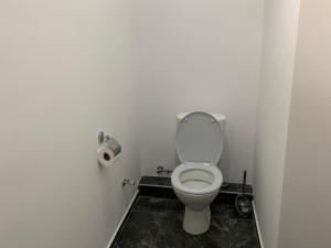 Vannituba majutusasutuses La Home
