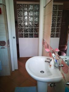 A bathroom at Stranizza d'amuri, al Capo vero cuore di Palermo vedi anche atocà1