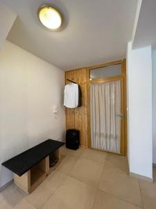 Televízia a/alebo spoločenská miestnosť v ubytovaní Kersko Apartments