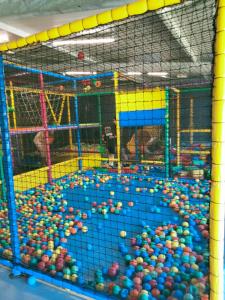 Miniclub di BJ Chalets - De Rug 1 - Vakantiepark Lauwersoog - LUXE chalet met vaatwasser! Vroege incheck!