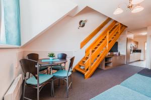 Un lugar para sentarse en Skiapartma - Říčky v Orlických horách 51 fotos más