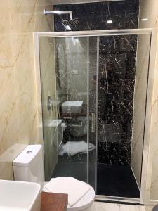 Kylpyhuone majoituspaikassa Raiano Guest House
