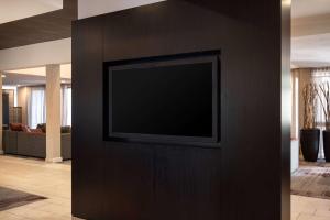 Televisyen dan/atau pusat hiburan di Sonesta Select Phoenix Camelback