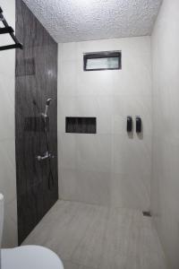 Koupelna v ubytování Villa Alessa Puncak