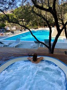 Bazén v ubytování Hotel Playa Sol nebo v jeho okolí