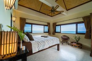 Than Sadet Beach的住宿－White Azure Villa Koh Phangan，相簿中的一張相片