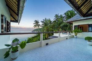Gallery image of White Azure Villa Koh Phangan in Than Sadet Beach