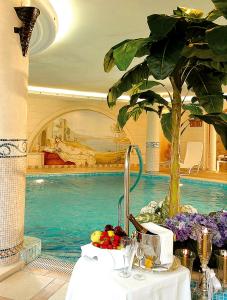 Πισίνα στο ή κοντά στο Hotel Lorenzetti