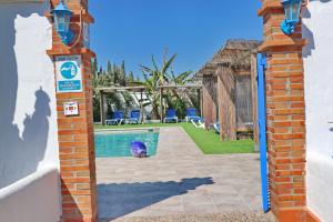 The swimming pool at or close to Bungalow La Roa I