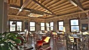 
A restaurant or other place to eat at Cunda Labris Hotel
