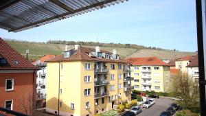 Foto dalla galleria di Großzügige Stadtwohnung - Garage, Balkon a Würzburg