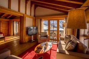 Телевизор и/или развлекательный центр в Riffelalp Resort 2222m