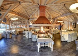 Galeriebild der Unterkunft Chalet-Hôtel La Chemenaz, The Originals Relais (Hotel-Chalet de Tradition) in Les Contamines-Montjoie