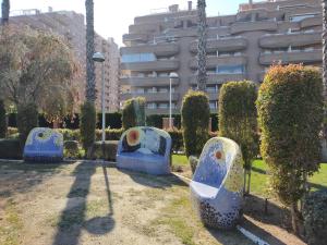 Ein Garten an der Unterkunft ACV - Vistamar II-1ª Linea Planta 9 Sur