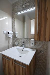 Meandros Village tesisinde bir banyo