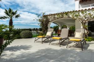Zahrada ubytování Villa Can Joan I - Fantastic Sunset Views and Family Friendly -