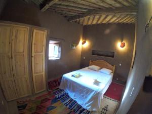 Katil atau katil-katil dalam bilik di Authentic riad & activities Erg