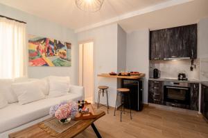 Dapur atau dapur kecil di Studio Costele Luxurious apt in the heart of Corfu
