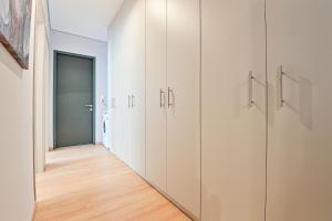 Fotografie z fotogalerie ubytování Beautiful new apartment 5 min from Piraeus Port (A2) v destinaci Piraeus