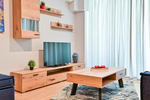 Kuchyň nebo kuchyňský kout v ubytování Beautiful new apartment 5 min from Piraeus Port (A2)