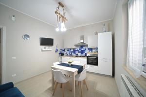 Η κουζίνα ή μικρή κουζίνα στο Villa Borgo dei Pescatori