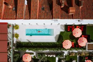 Bazén v ubytovaní Hard Rock Hotel Madrid alebo v jeho blízkosti