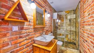Kúpeľňa v ubytovaní Aparthotel STARA PIEKARNIA by ROYAL APARTS