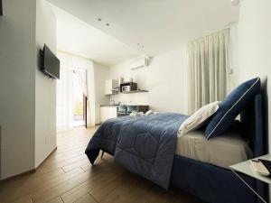 TV a/nebo společenská místnost v ubytování Sunny House - De Vivo Realty Sorrento