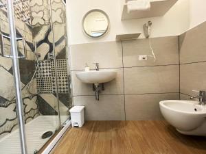 Koupelna v ubytování Sunny House - De Vivo Realty Sorrento + 7 fotografií