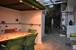 En terrasse eller udendørsområde på CASA MAMA LOLA-CA'PEÑATE