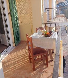 Balkón nebo terasa v ubytování Lourantos Bayside Apartments