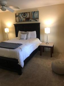 Katil atau katil-katil dalam bilik di Houston/Sugar Land Area 2 BDR- Bellaire