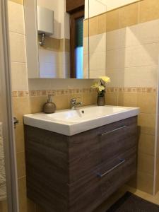 A bathroom at Prima Perla Még 18 kép