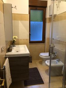 A bathroom at Prima Perla