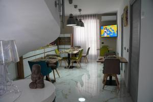 a living room with a teddy bear sitting on a table at B&B Angelo e Silvana in Licata