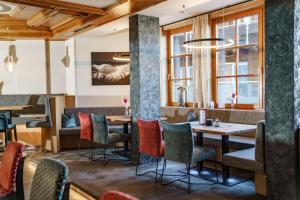 A seating area at Felsners Hotel & Restaurant