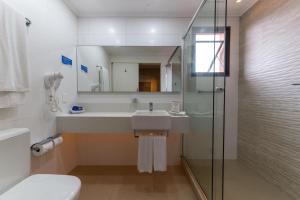 Resort pé na areia - Suítes JBVTOP的一间浴室