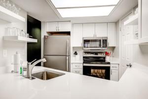 Kuchyň nebo kuchyňský kout v ubytování Mountainside Trailview Condo: Cozy Frisco Retreat