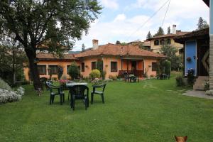 Κήπος έξω από το Bobi Guest House