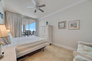 Voodi või voodid majutusasutuse Beach Club A1502 - Adorable Beachfront Corner Unit w/ Awesome Views! toas +49 fotot