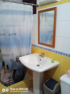Koupelna v ubytování GITE COCLES 2 NUITS MINIMUM